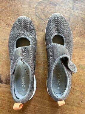 Vionic Women’s Sonnet Mary Jane Flats Sneakers Adjustable Gray - 10